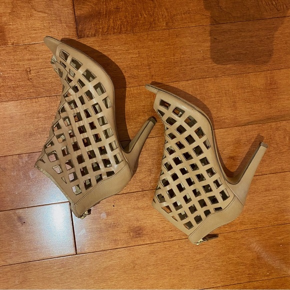 Bruno Premi Leather Cut Out High Heels - Picture 3 of 8